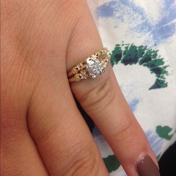 14K Gold 1920s Vintage Diamond Wedding Ring Set - Picture 2 of 8