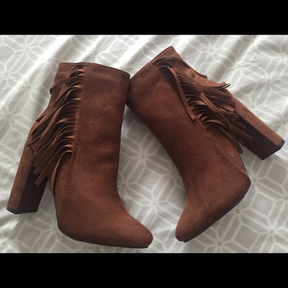 FRINGED BOOTS !!! Perfect for this upcoming fall