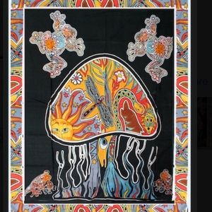 PSYCHEDELIC MUSHROOM TAPESTRY