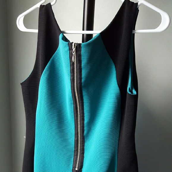 Be Smart size 12 fitted dress with zipper