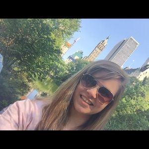 Meet your Posher, Ashley