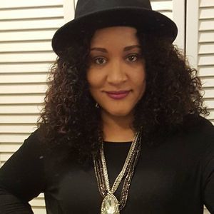 Meet your Posher, Adrienne