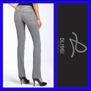NWOT DL1961: Tory slim straight - size 30