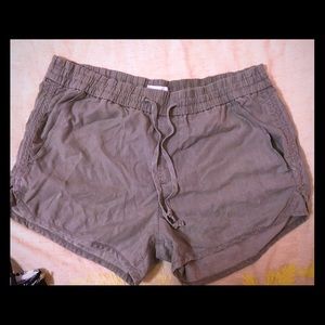 Gap khaki drawstring shorts