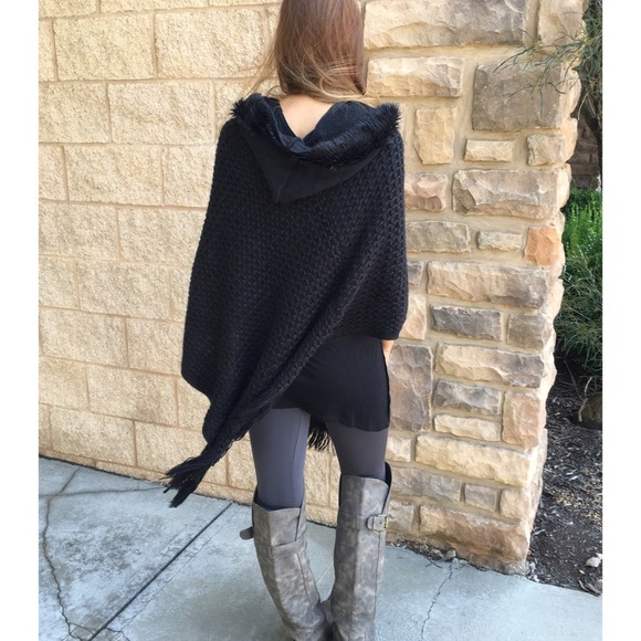Cowl Neck Hooded Poncho/Cape - Picture 3 of 4
