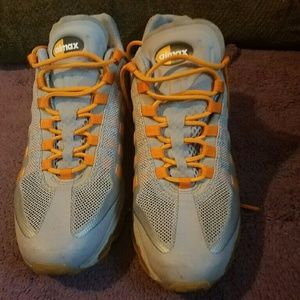 Orange and grey airmax.....