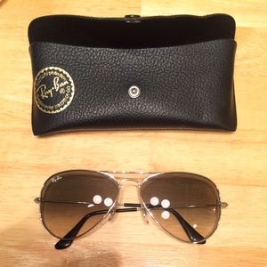 GREAT CONDITION Ray-Ban aviators with case