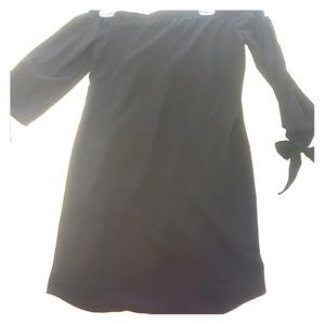 Super cute mid-dress☀️