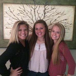 Meet your Posher, Alexis