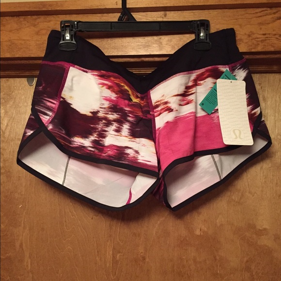 NWT Lululemon speed shorts size 10