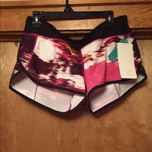 NWT Lululemon speed shorts size 10