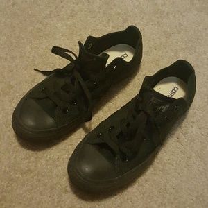 All black converse low tops