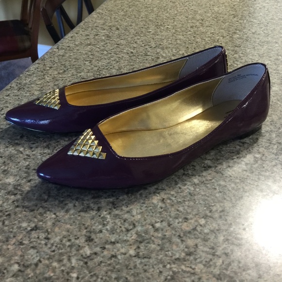 Gold and purple ballet flats. - Picture 2 of 4
