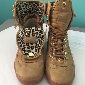 Pastry (Love) sneakers 7M studded /convertible!