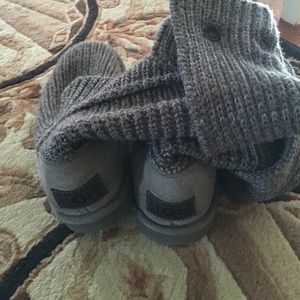 Grey sweater Uggs