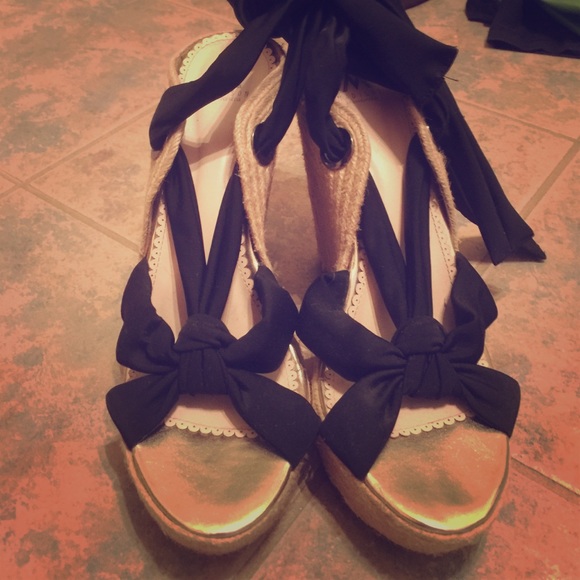 Ankle wrap wedges