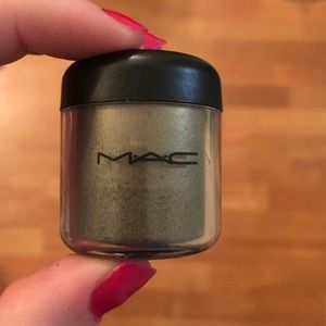 Mac Pigment 💛Night Light💛