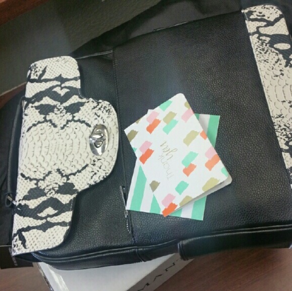 Snake print Backpack - Picture 3 of 3