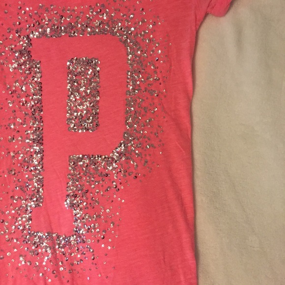 🔥SALE🔥 VS PINK Sequin tee✨
