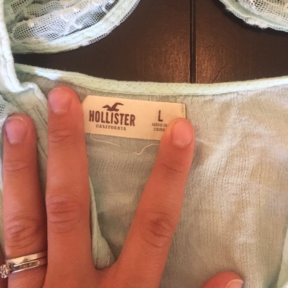 Hollister mint green button-up tank w/Lace 🌺 - Picture 2 of 4