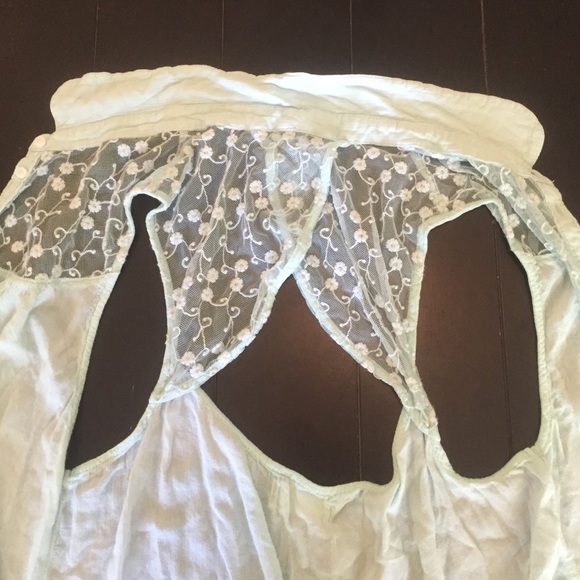 Hollister mint green button-up tank w/Lace 🌺 - Picture 3 of 4