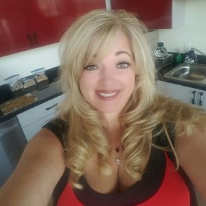 Meet your Posher, Candi