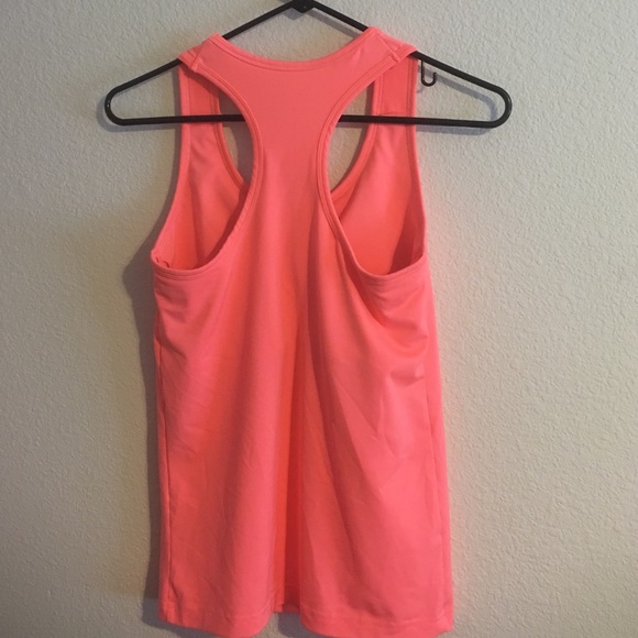 cute sports top - Picture 2 of 2