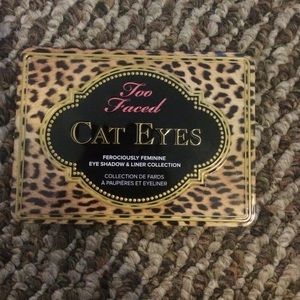 Too Faced Cat Eyes Eyeshadow Pallet