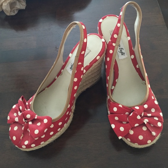 American Eagle wedge sandals