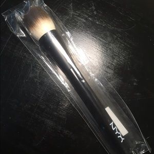 NYX Pro Multi-Purpose Buffing Brush