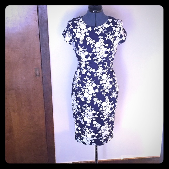 Blue and white floral retro fit dress