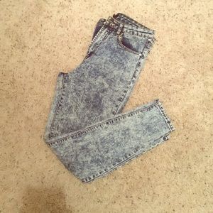 Retro bleached skinny jeans