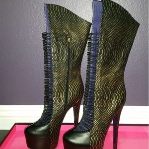 New London Trash Crucify Boots 7.5 Black/Gold