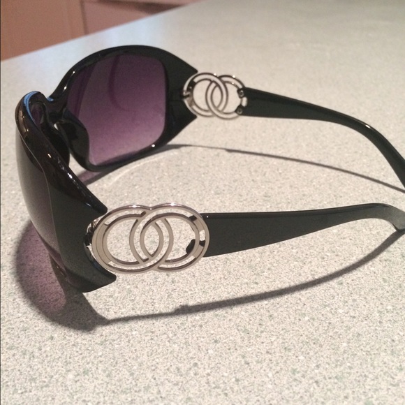 Sunglasses - Picture 2 of 3