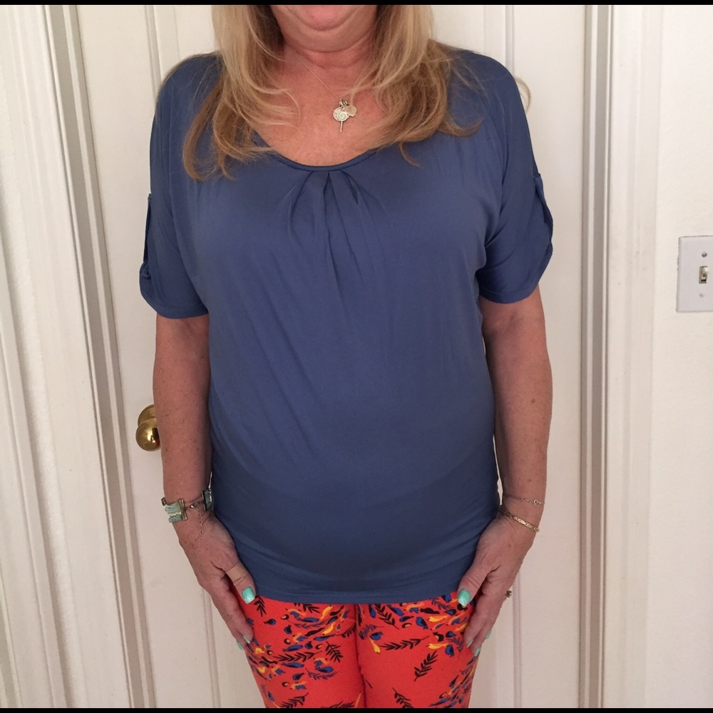 🆕STRIKING  TOP WITH CROCHETED BACK IN OCEAN BLUE - Picture 4 of 5