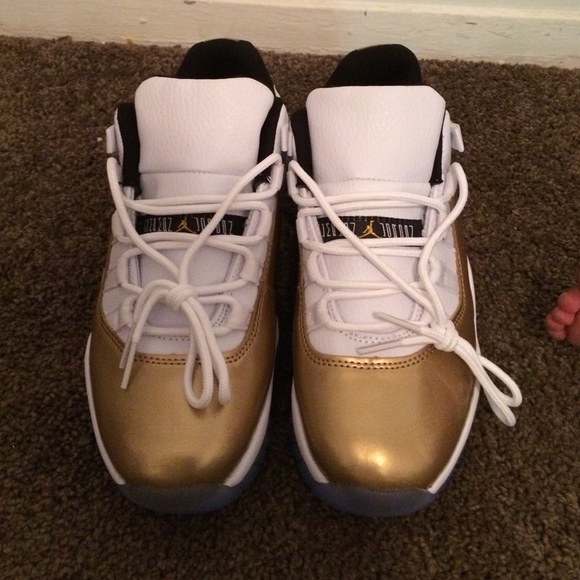 White and gold 11 lows - Picture 2 of 4