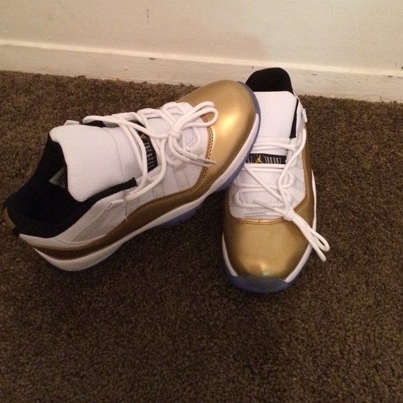 White and gold 11 lows - Picture 4 of 4