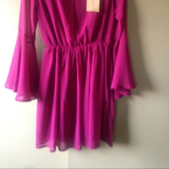 Red dress - Picture 2 of 2