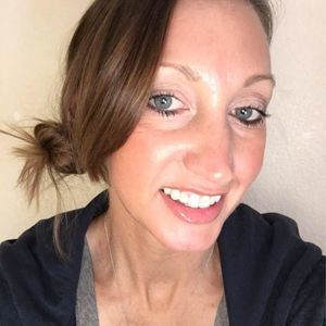 Meet your Posher, Hilary