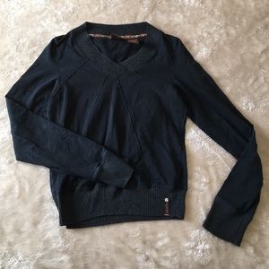 Black/grey long sleeve.