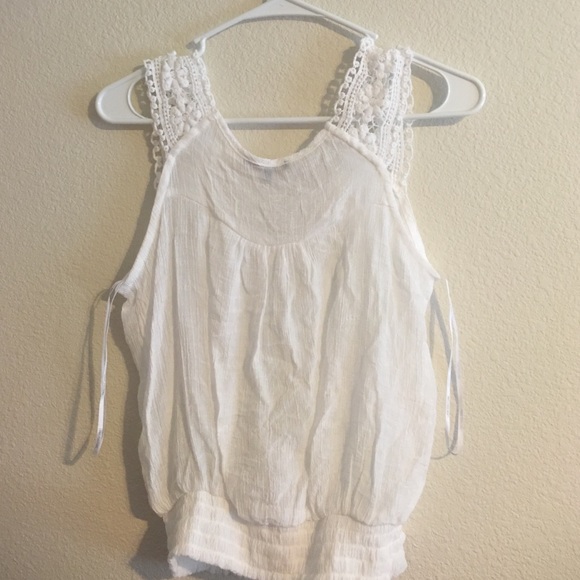 Cute Top - Picture 2 of 2