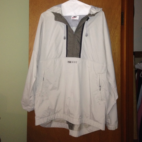 Vintage Nike wind breaker