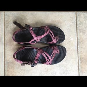 Women's Chacos double z-strap pink size 8