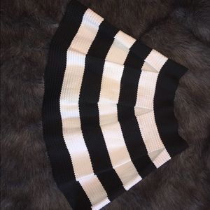 Black and White Stripped Skirt 100% Polyester