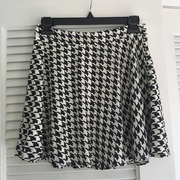 Forever 21 Black & White Skater Skirt