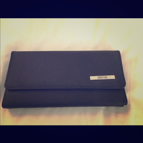 Kenneth Cole Walet - Picture 1 of 1
