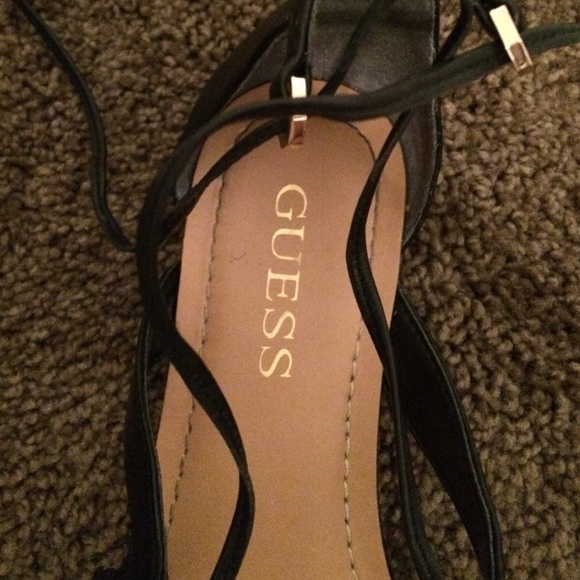 Guess sandals - Picture 2 of 3