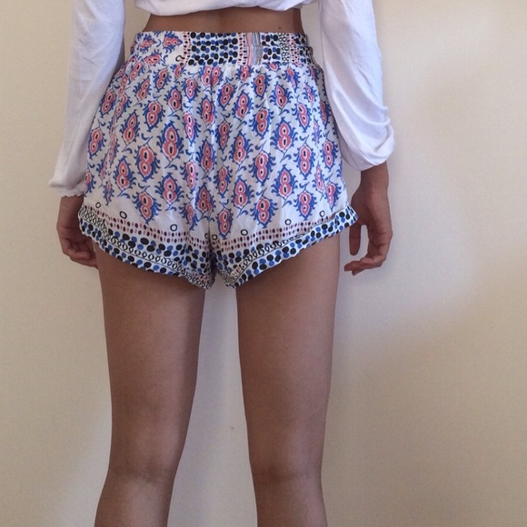 Patterned shorts - Picture 2 of 2