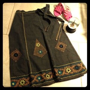 Cockatoo Embroidered Skirt