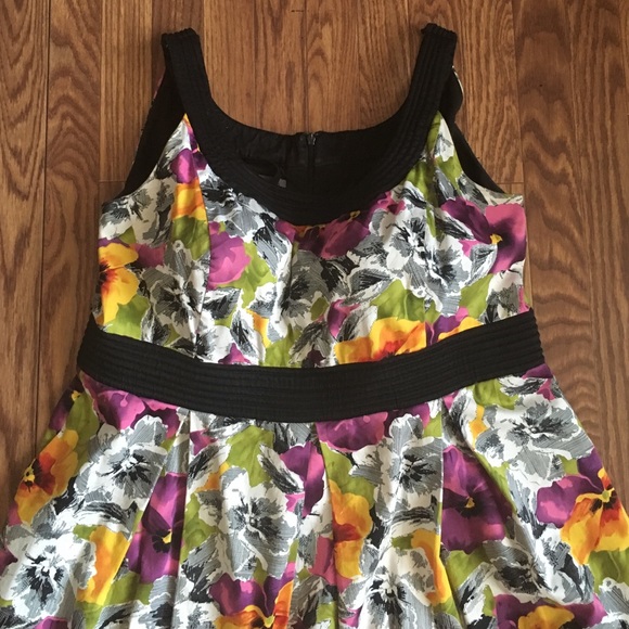 Bright Floral Dress - Picture 2 of 4